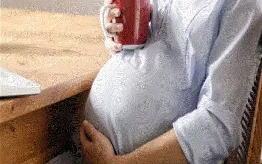 أضرار الكافيين أثناء الحمل